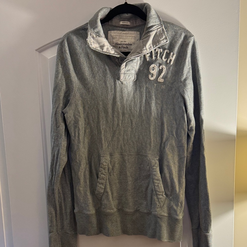 Abercrombie & Fitch Heather Gray Quarter-Zip Sweatshirt Men’s size Medium